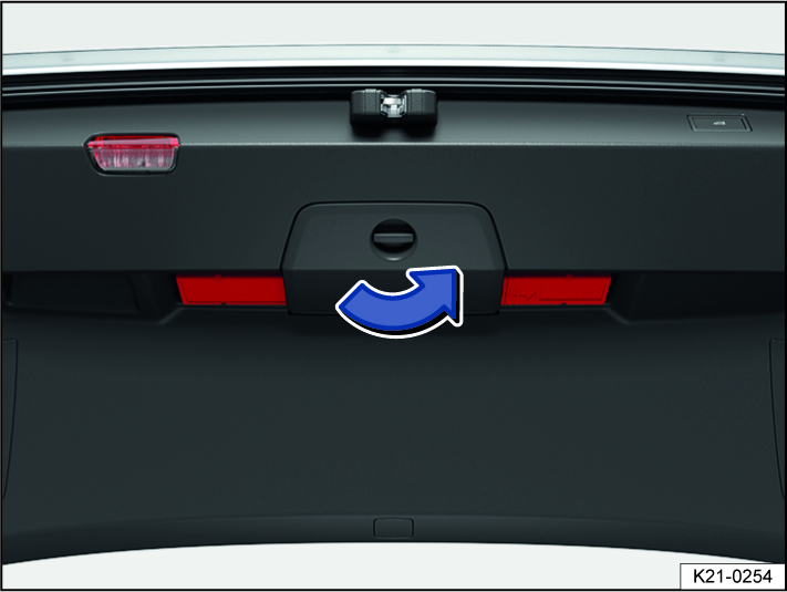 Fig. 43 In the trunk lid: Holder for the warning triangle.