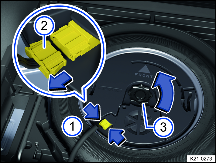 Fig. 216 In the luggage compartment: removing the subwoofer (version 1).